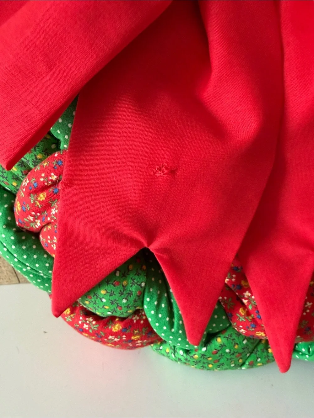 VTG Handmade Kitschy Quilted Red and Green Christmas Wreath Cottagecore